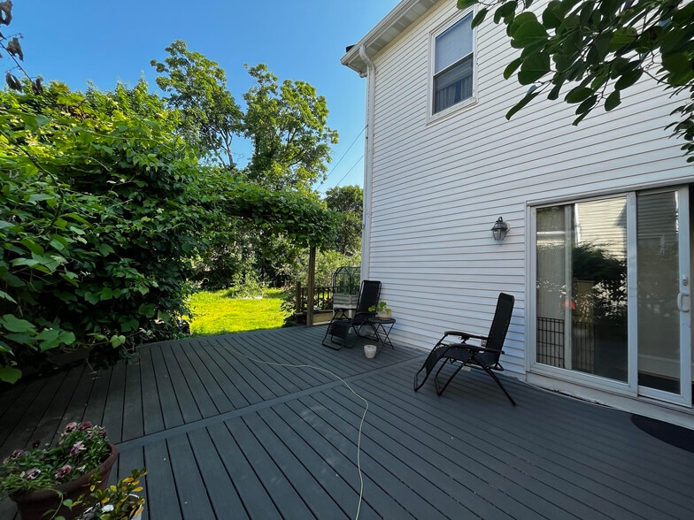 Building Photo - 573 Cambridge Street