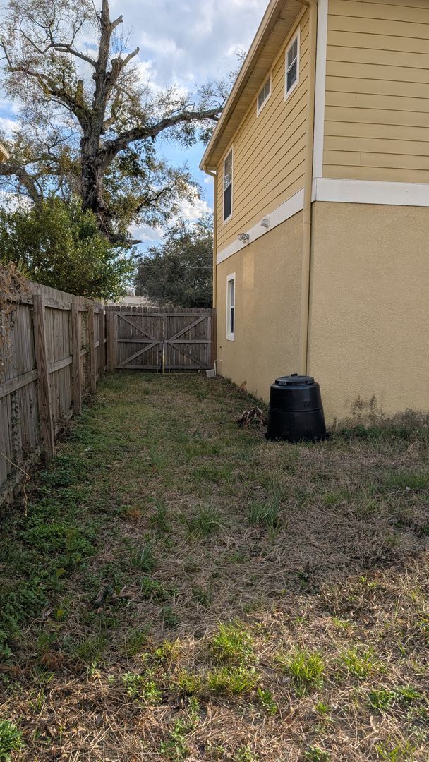 Building Photo - In the Heart of Down Town Orlando, 3 bedrooms house with lawn care service included