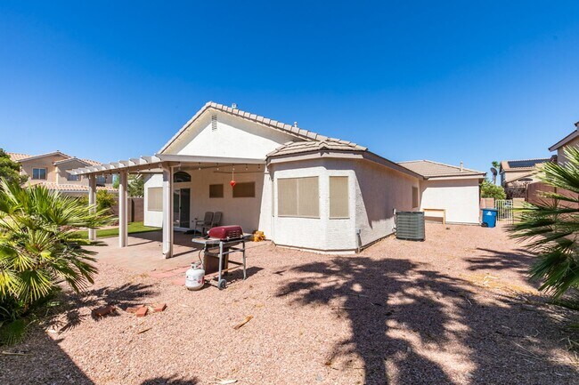 Building Photo - IMMACULATE & IMMEDIATE OCCUPANCY 3BEDROOM GREEN VALLEY BEAUTY!