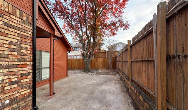 Building Photo - 1401 Summercrest Ln