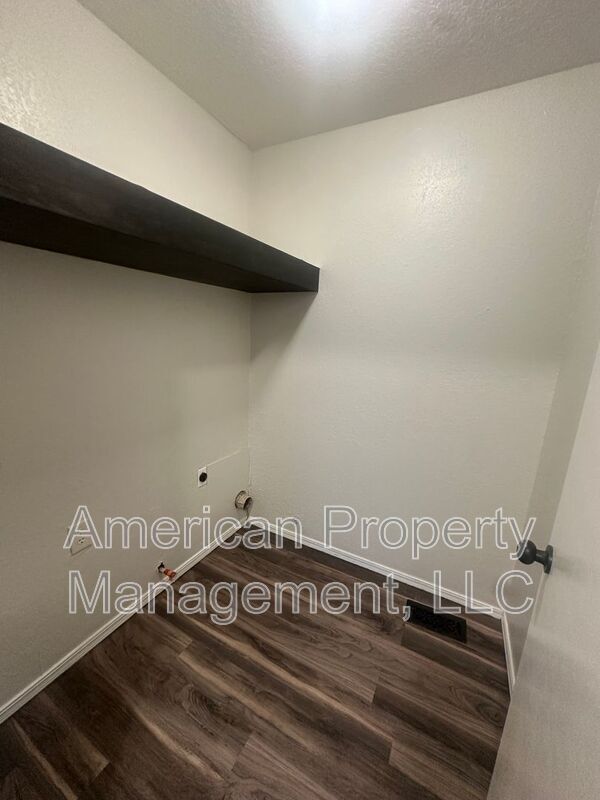 Building Photo - 6712 S 78th E Ave