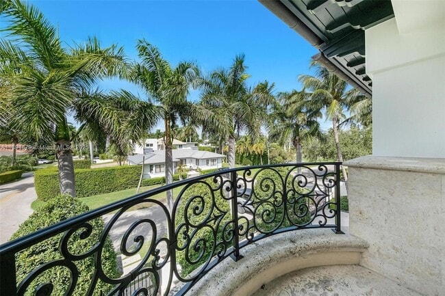 Building Photo - 1331 Bay Terrace