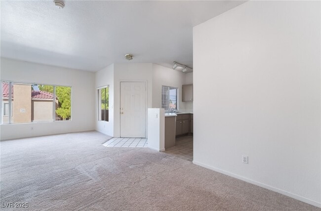 Building Photo - 251 S Green Valley Pkwy