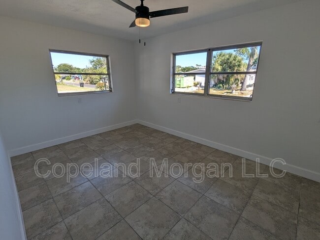 Building Photo - 4525 29th Ave S