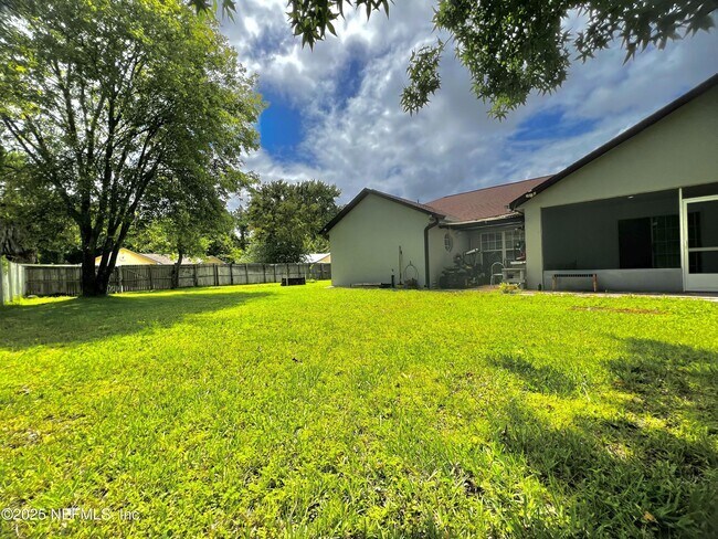 Building Photo - 11395 Aston Hall Dr