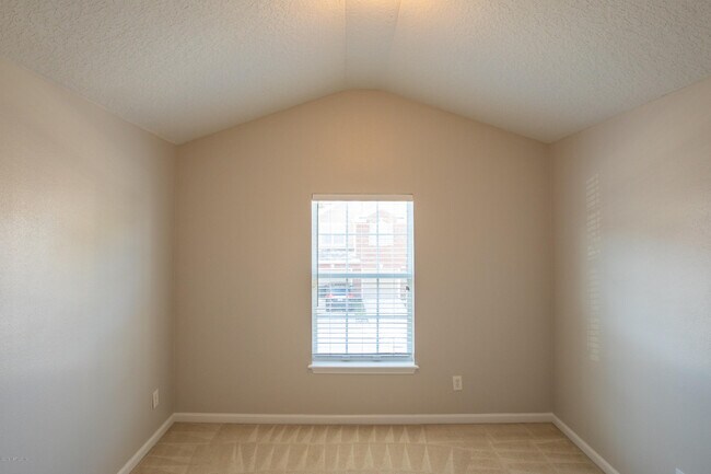 Building Photo - 13292 Stone Pond Dr