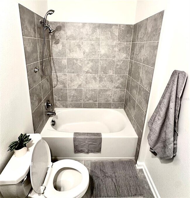 Building Photo - 7477 Stone Crk Trl