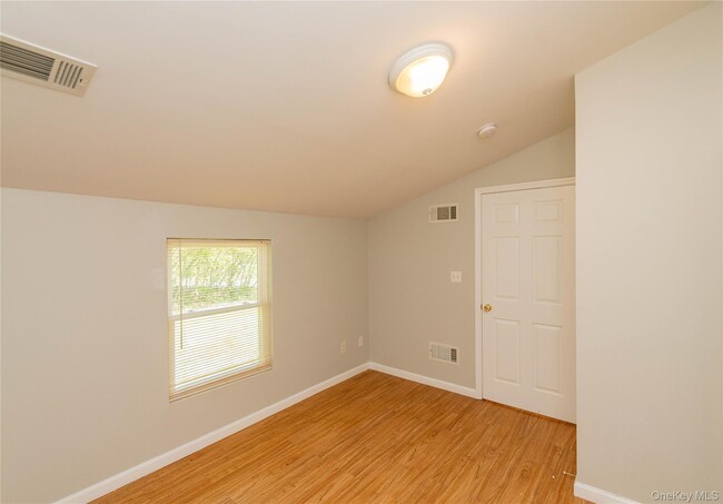 Building Photo - 797 Forest Glen Rd