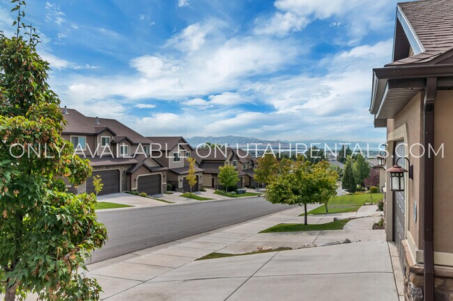 Building Photo - 1638 E Aspen Loop