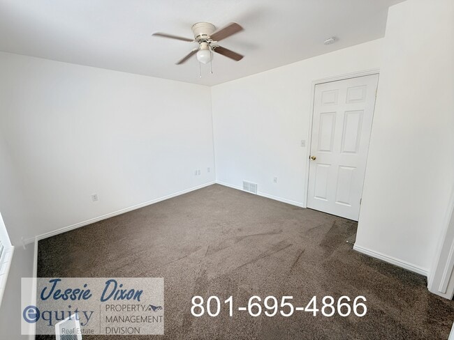 Building Photo - 108 W Oaks Dr