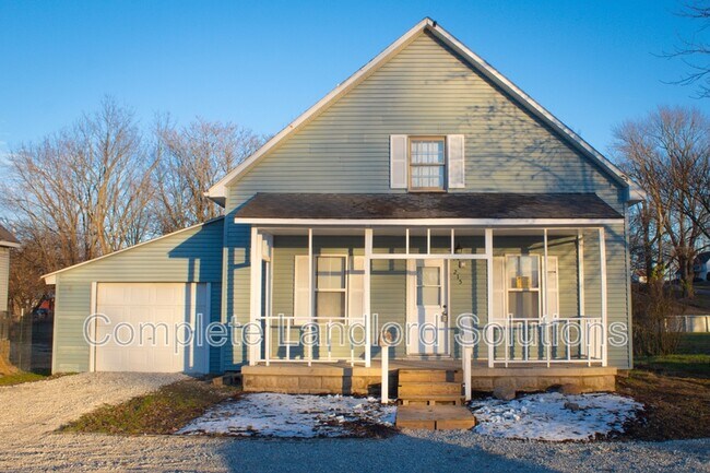 Primary Photo - 215 N 6th St