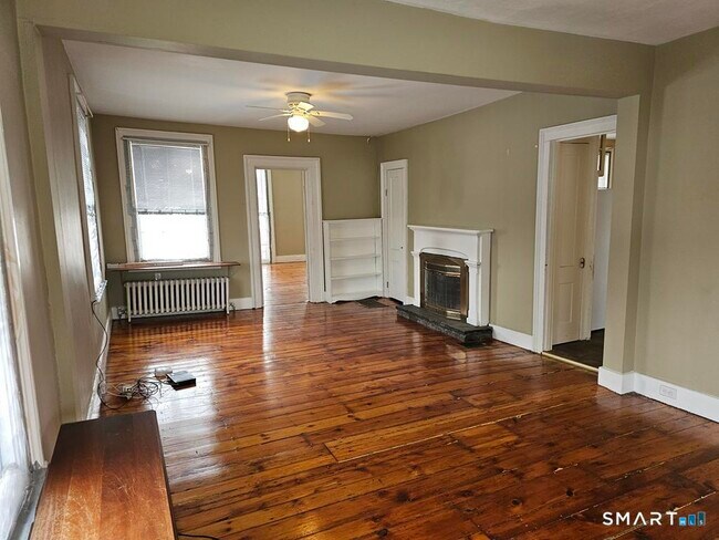 Building Photo - 19 Howard Ave