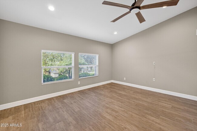 Building Photo - 6833 E Kelton Ln