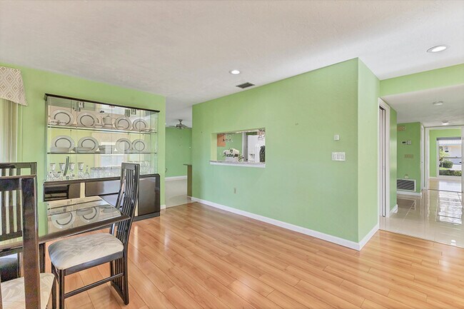 Building Photo - 3712 Hampshire Ln