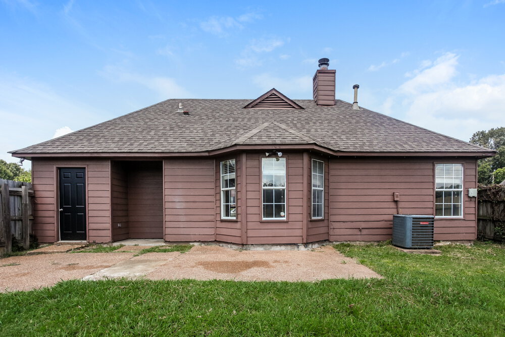 Building Photo - 4671 Lindawood Ln