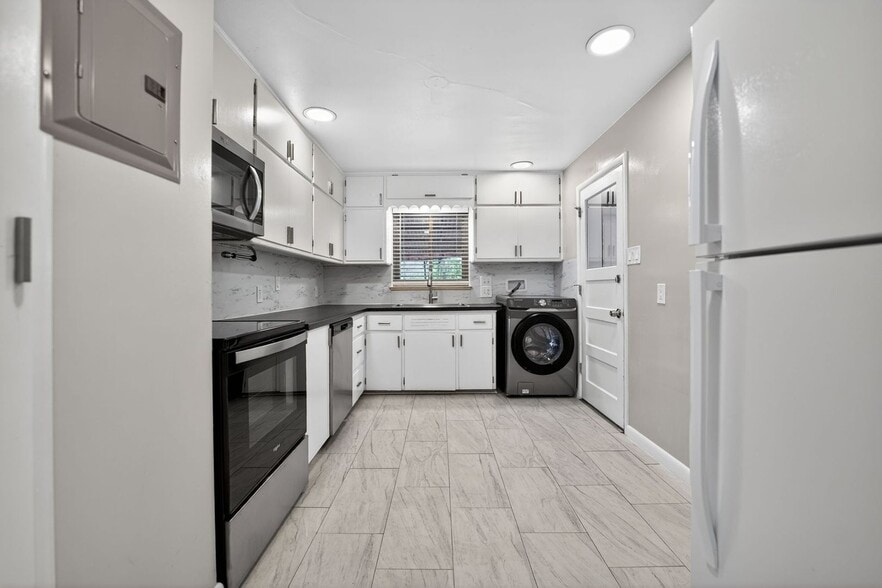 Building Photo - 11111 E Montview Blvd