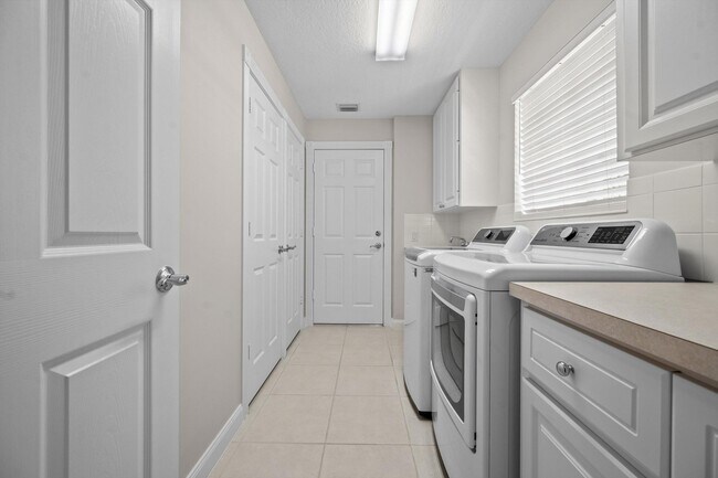 Building Photo - 3136 Verdmont Ln