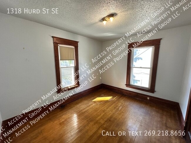 Building Photo - 1318 Hurd St SE