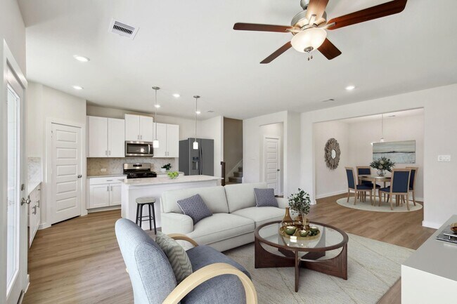 Building Photo - 586 Avisa Dr