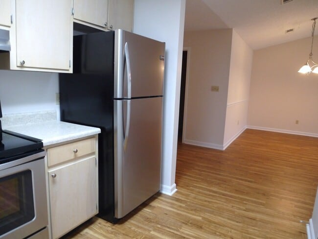 Building Photo - 815 Ashlyn Forest Dr