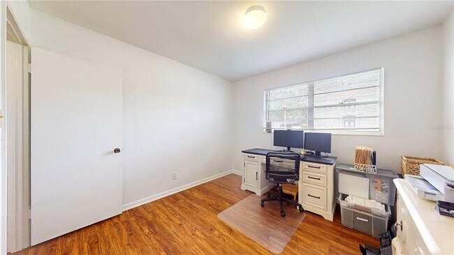 Building Photo - 4728 W Bay Ave