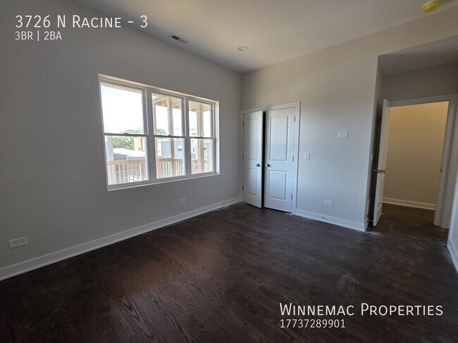 Building Photo - 3726 N Racine Ave
