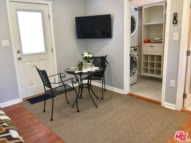 Building Photo - 1348 S Curson Ave