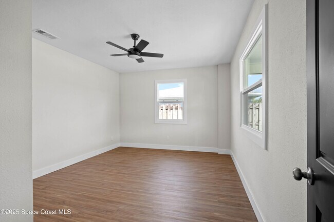 Building Photo - 1108 Vineland St