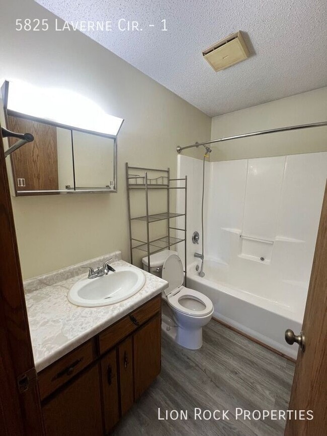 Building Photo - 5825 Laverne Cir N