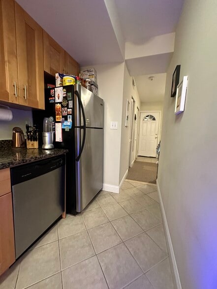 Building Photo - 213 19th St NE