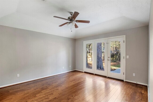 Building Photo - 98 S Village Knoll Cir