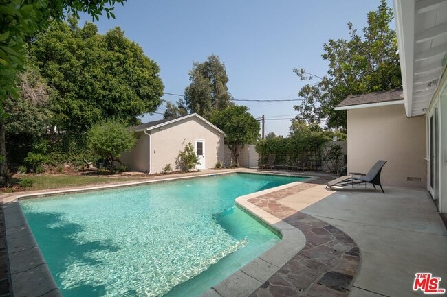 Building Photo - 4900 Ethel Ave