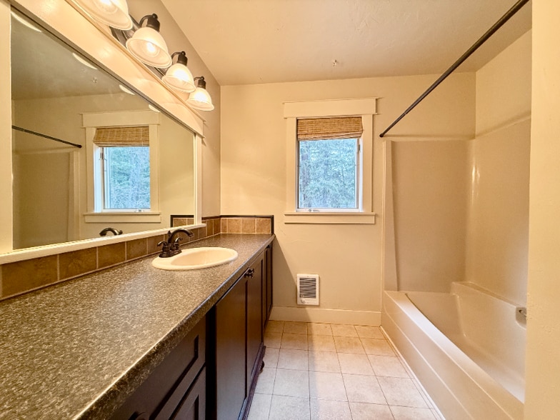 Building Photo - 2337 Nordic Loop