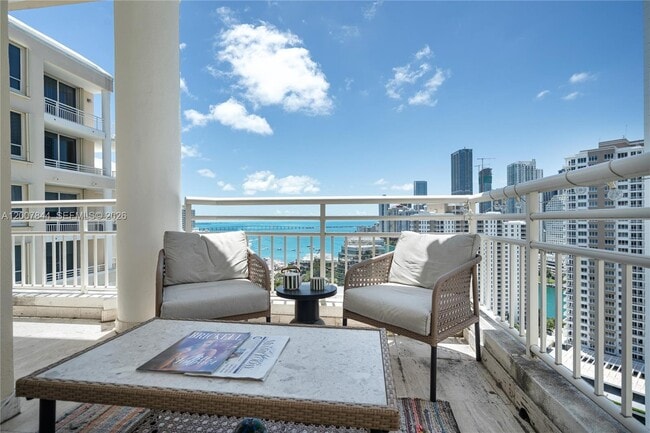 Building Photo - 888 Brickell Key Dr
