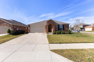 Building Photo - 10112 Falkland Rd