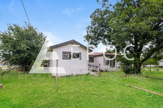 Building Photo - 1208 Hermosa Dr
