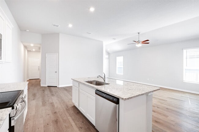 Building Photo - 324 Nespral Dr