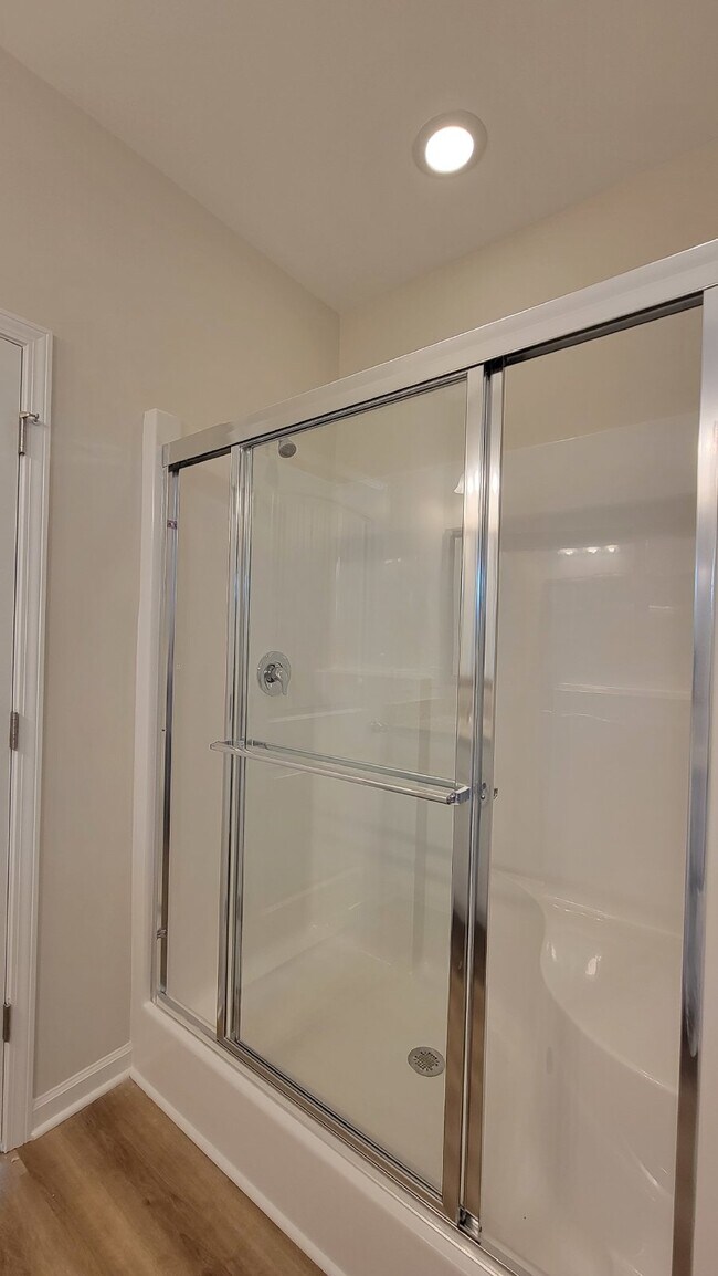 Building Photo - Your Ideal Home Awaits in Simpsonville