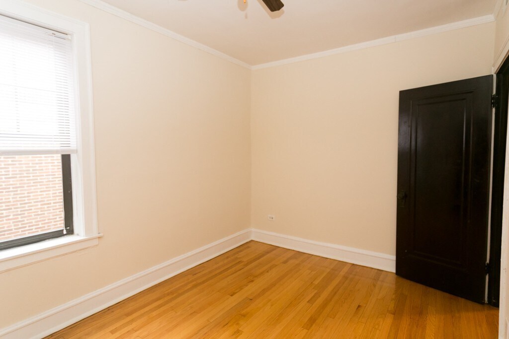 Building Photo - 1455 W Byron St