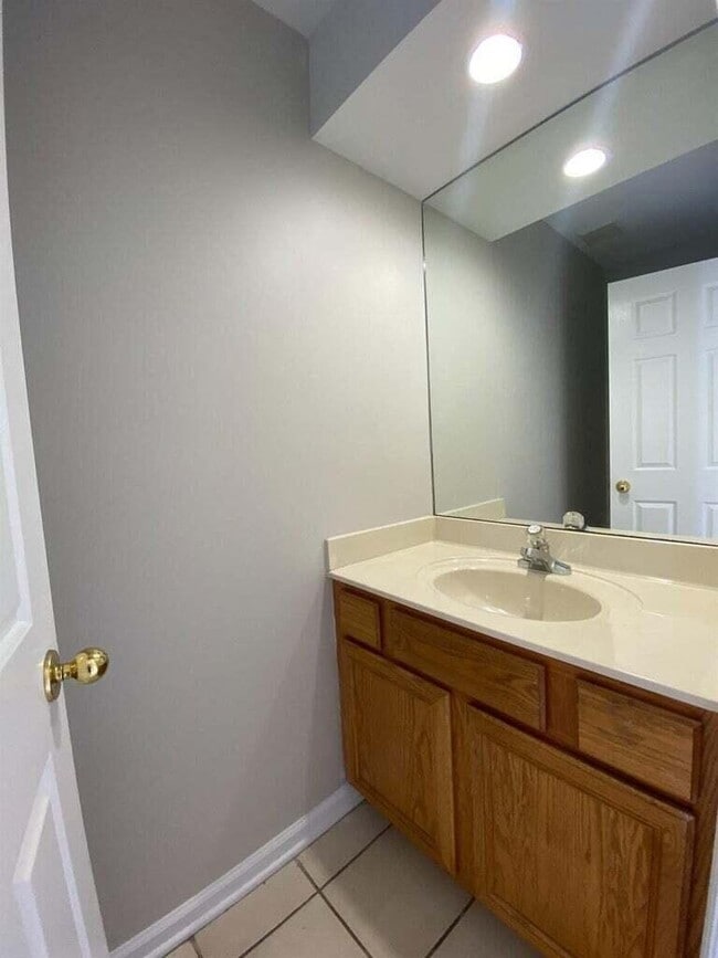 Building Photo - 2052 Blackhorse Ln