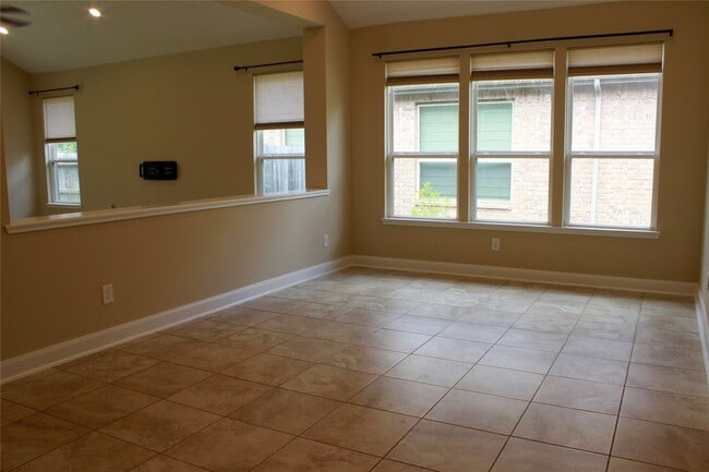 Building Photo - 8727 Stoney Brook Ln