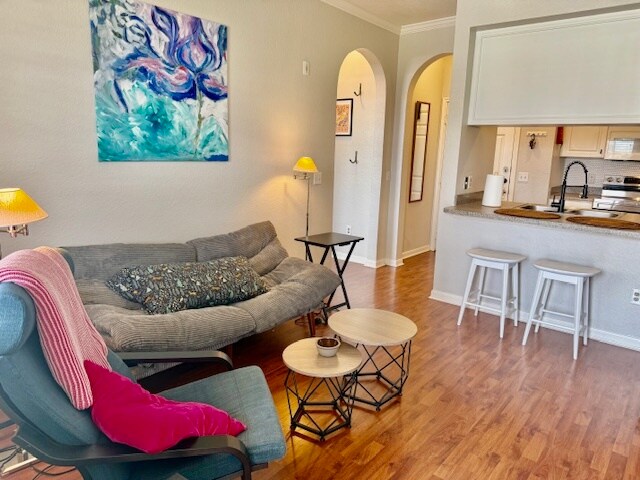 Building Photo - 860 N Orange Ave