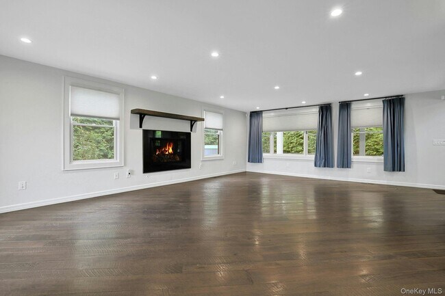 Building Photo - 505 Bedford Rd