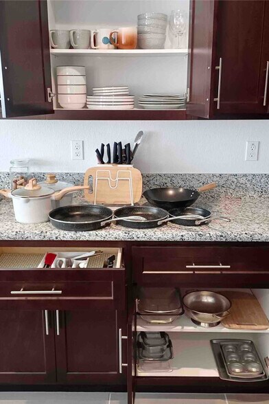 Building Photo - 8742 Hayes Cir