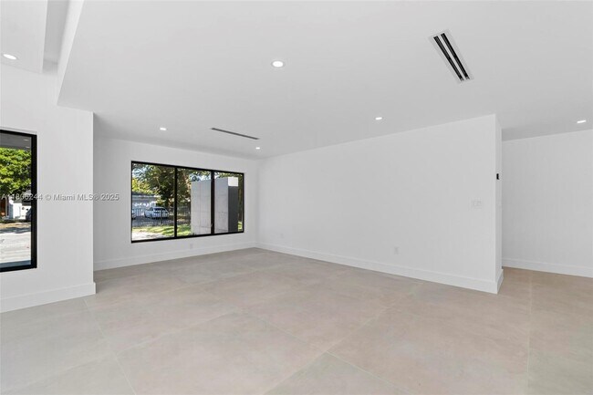 Building Photo - 7530 SW 134th St