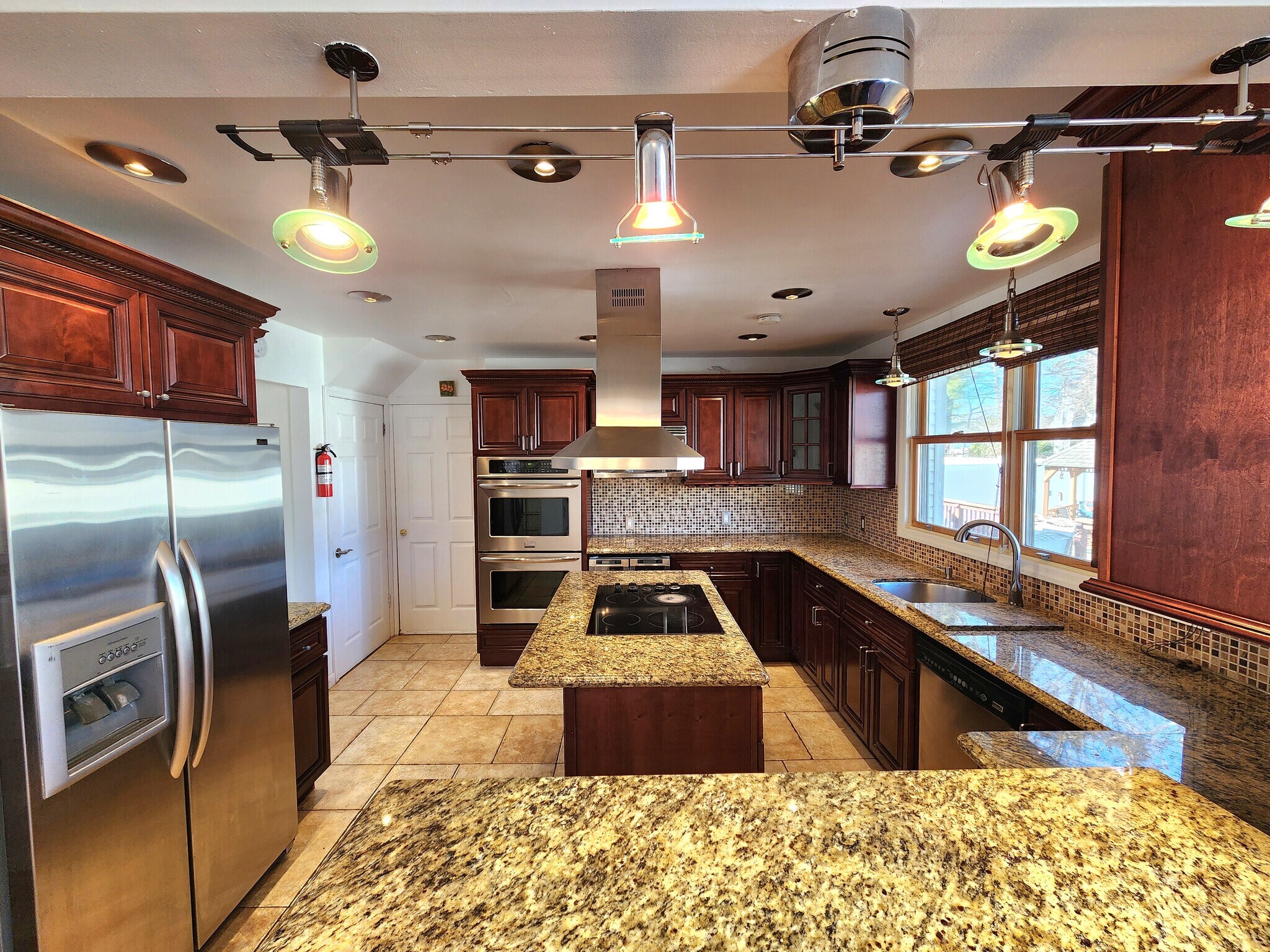 Building Photo - 30 Wilson St