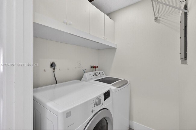 Building Photo - 4530 SW 143rd Pl