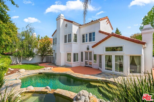 Building Photo - 5683 Hazelcrest Cir