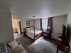 Building Photo - 3332 Larch Way