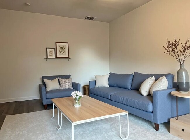 Building Photo - 2351 Longhorn St